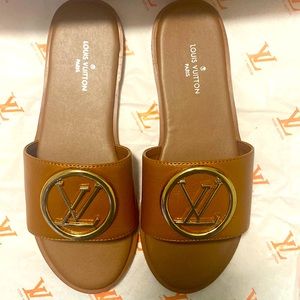 Beautiful brown LV boutique sandals!